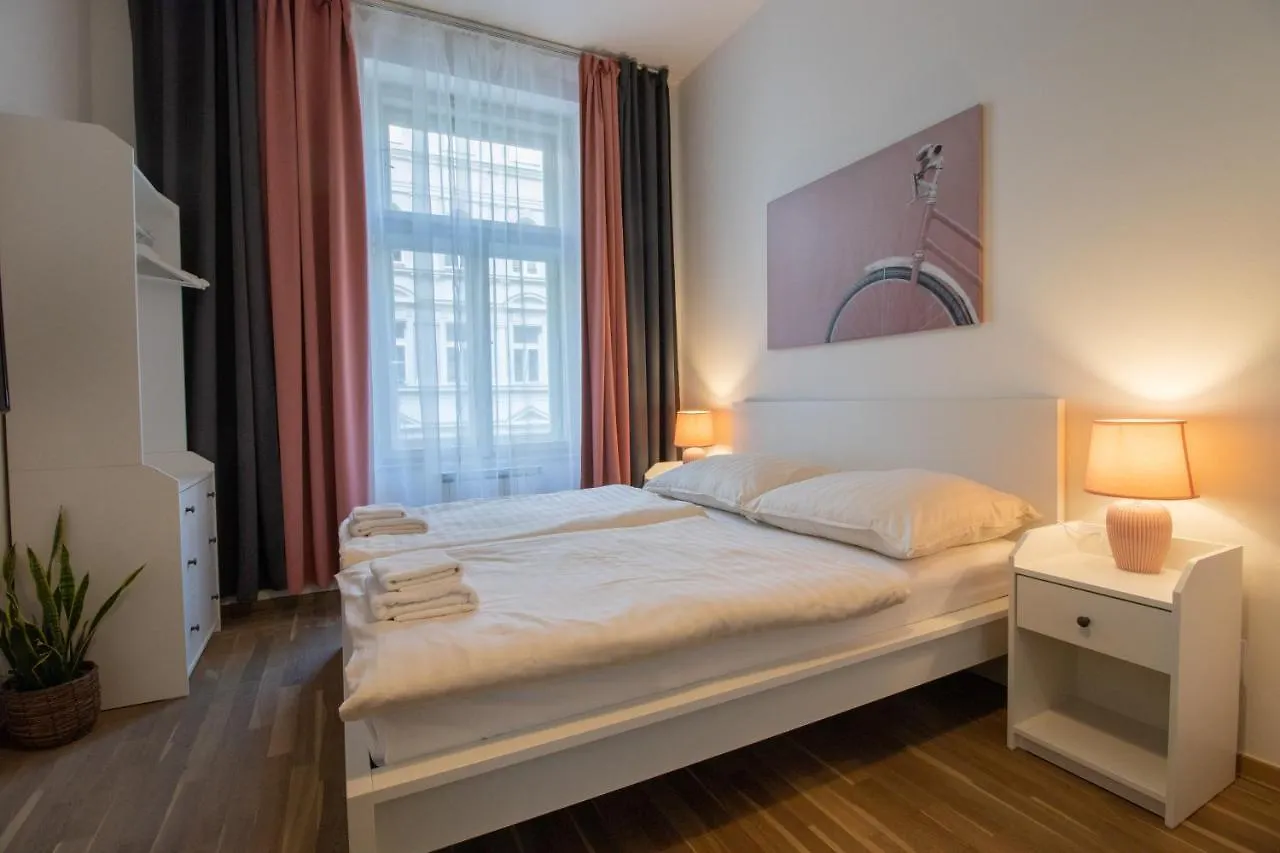 Stay Inn Apartments U Stundanky Praag 0*,